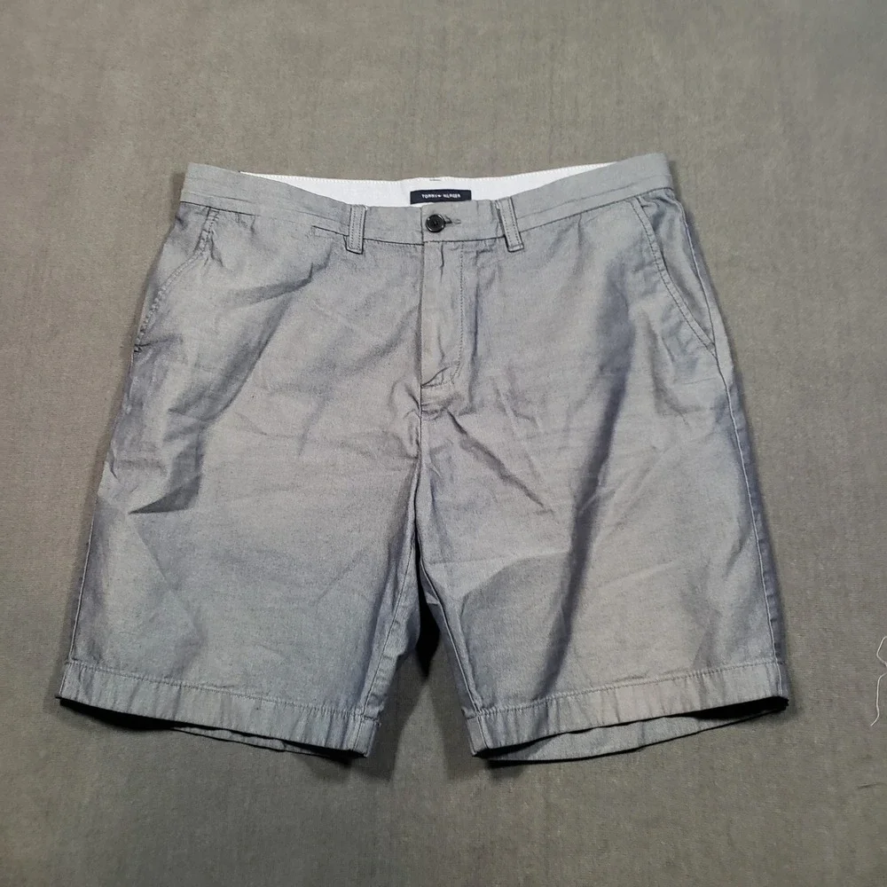 Tommy Hilfiger Chino Shorts Mens 36 Blue Chambray Cotton Flat Front Casual